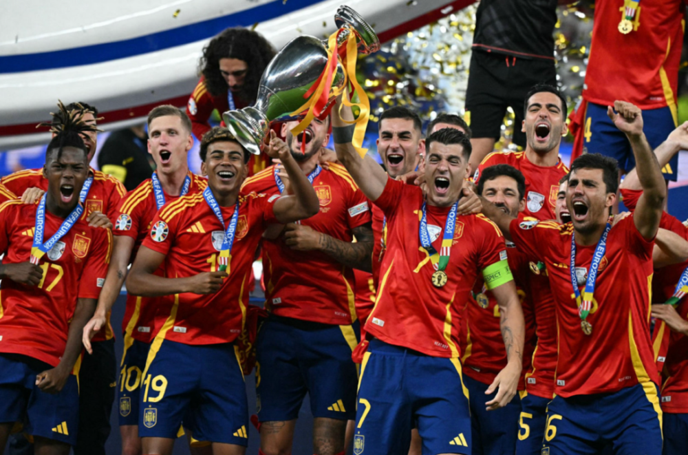 -关于恢宏大战！足球职业赛事绝地拼杀的信息