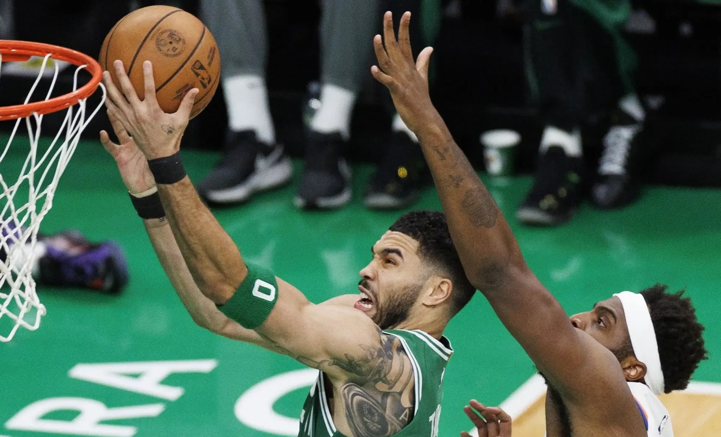 凯尔特人主场逆转步行者保持连胜的简单介绍