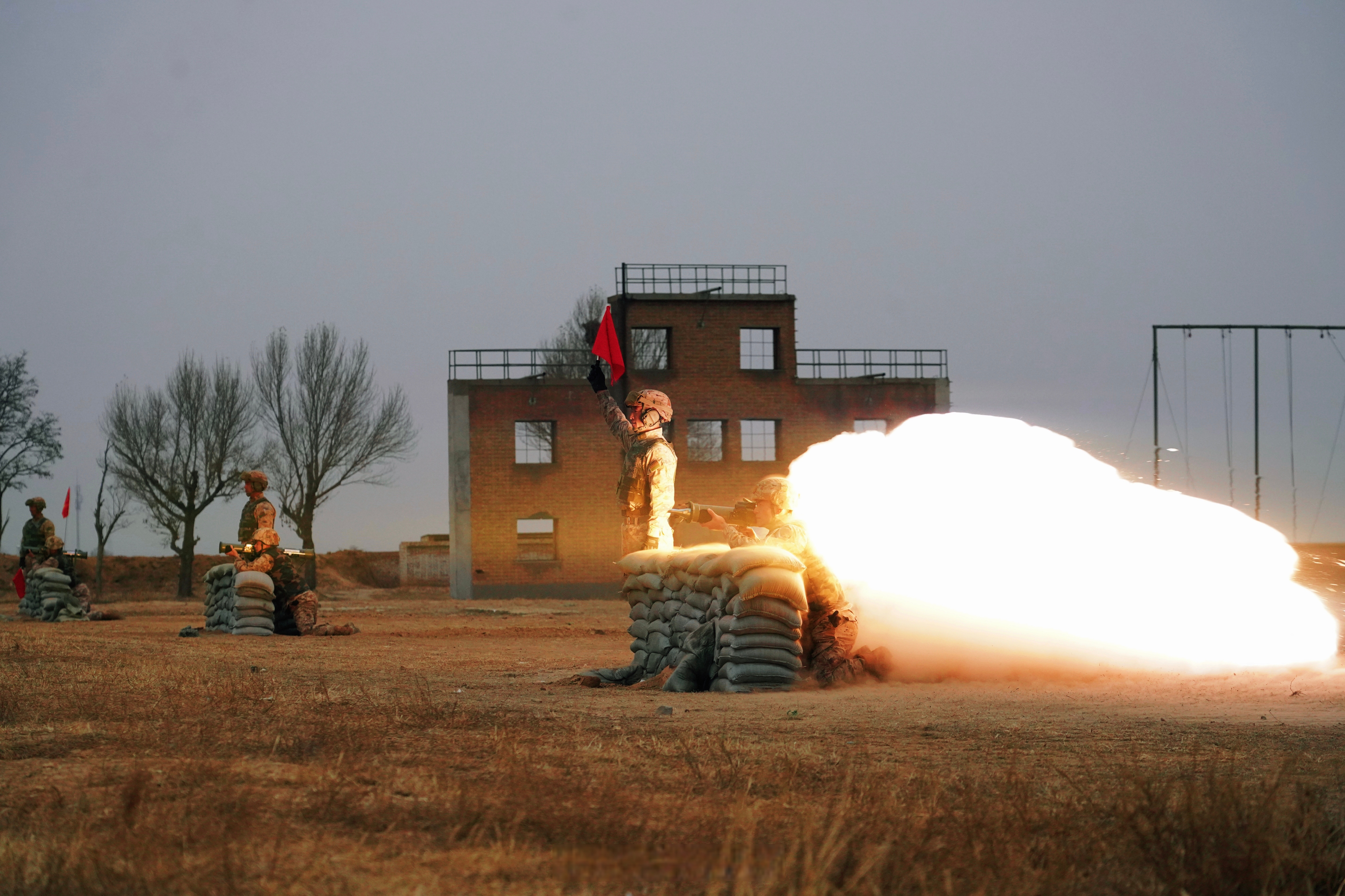 关于火热战役,现场尖叫掌声不断的信息 关于火热战役,现场尖叫掌声不断的信息